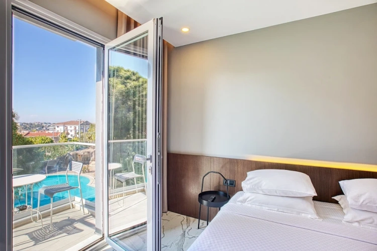 Premium Double room with pool view