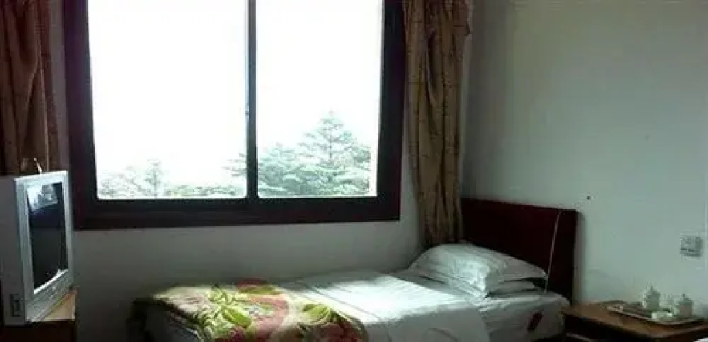 Mount Emei Jindingxiang Huaili Hotel