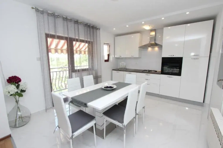 2 Bedrooms Apartment with balcony