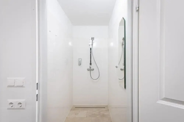 Space Homes Hostel - Inner City