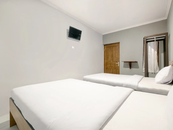 OYO 2669 Crown Residence