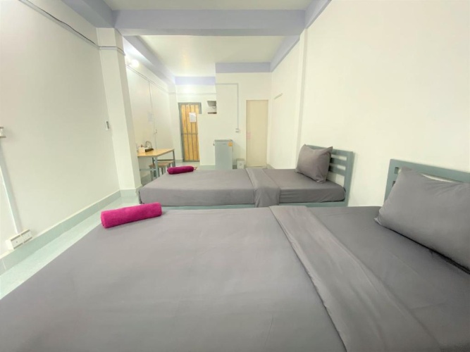 Standard Twin room with balcony