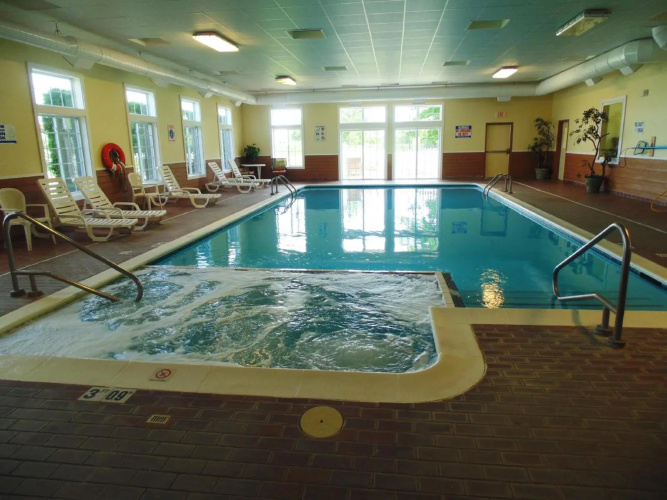 American Inn & Suites photo 13