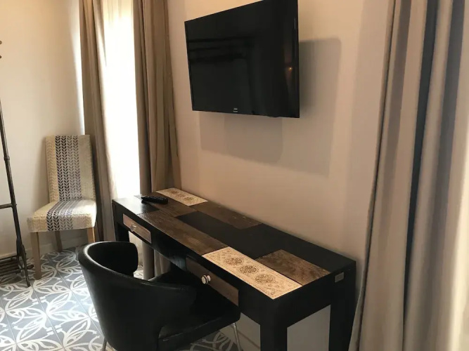 Royal Beach Hostel & Suites