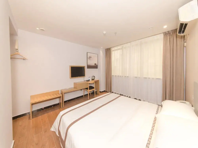 J Tour Inn
