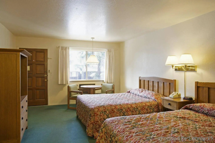 Mariposa Lodge
