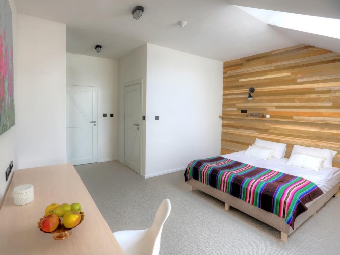 3 Bedrooms Standard Family room