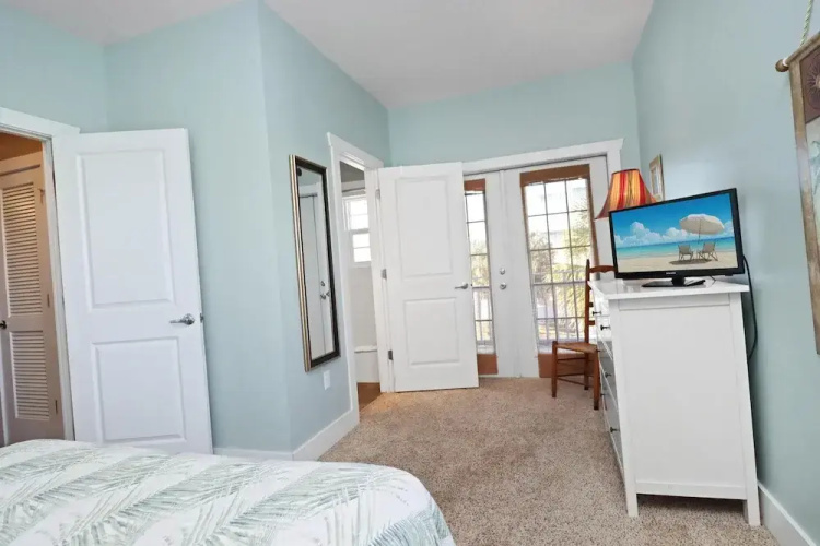 Sea Breeze Manor