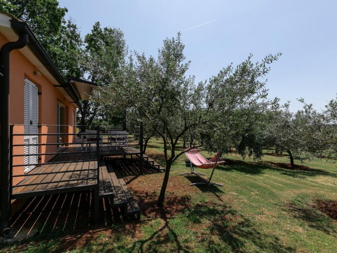 2 Bedrooms Apartment with garden view