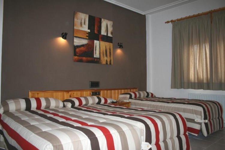 Standard Triple room