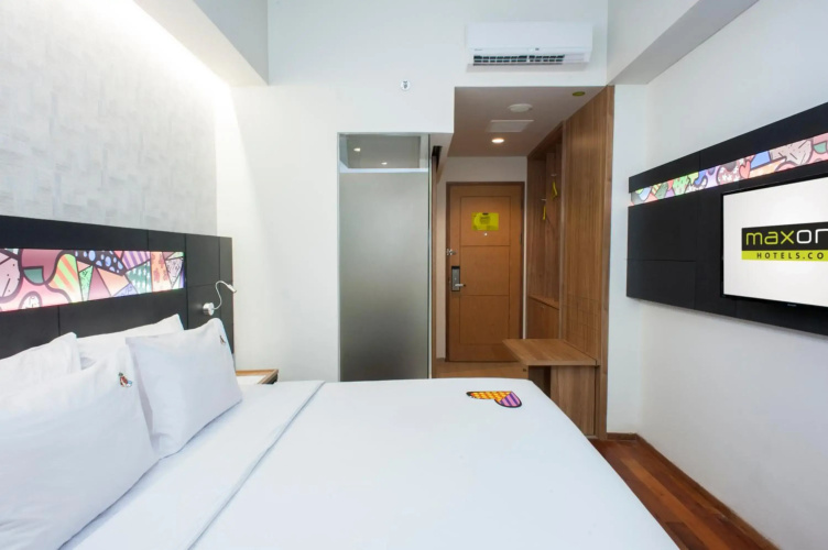 MaxOneHotels at Dharmahusada - Surabaya