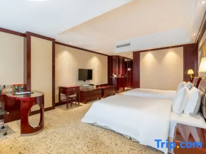 Standard Double room with lake view