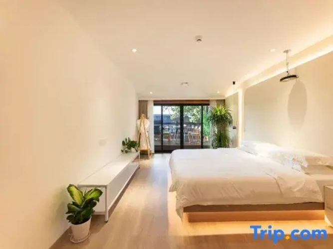 Suite with balcony