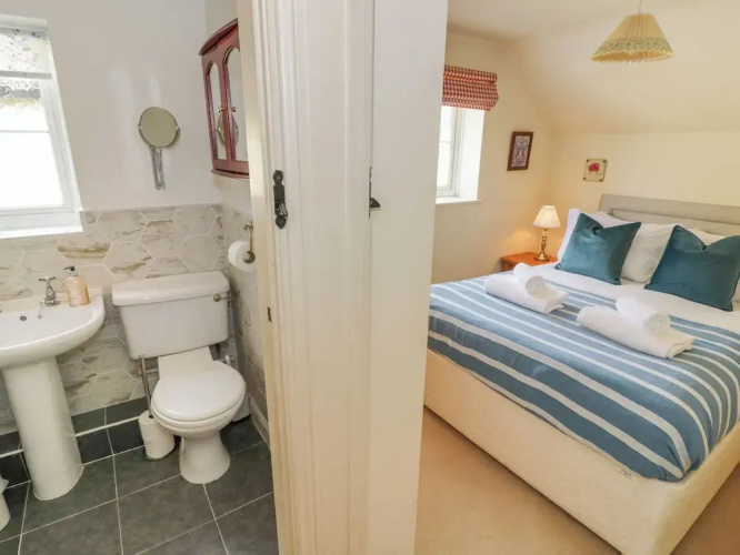 4 Lansdown Cottages