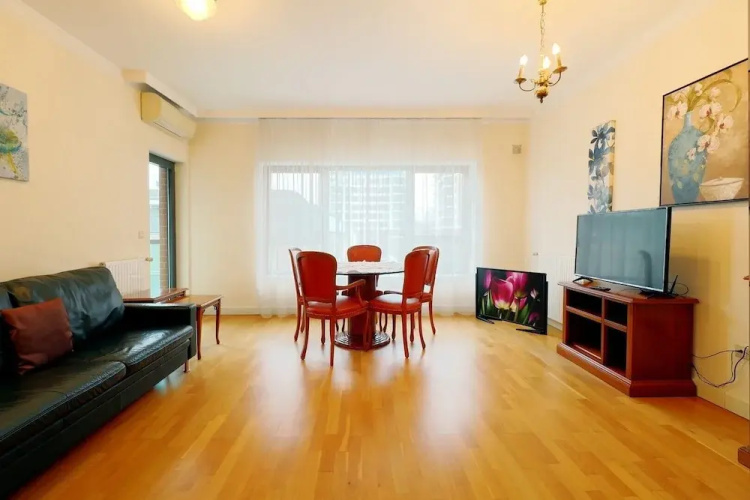 Emerald Apartment