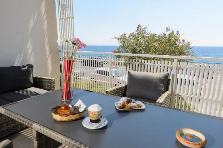Standard Quadruple room with sea view