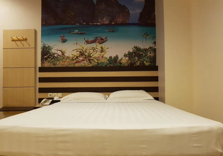 Hotel Paradiso by RedDoorz
