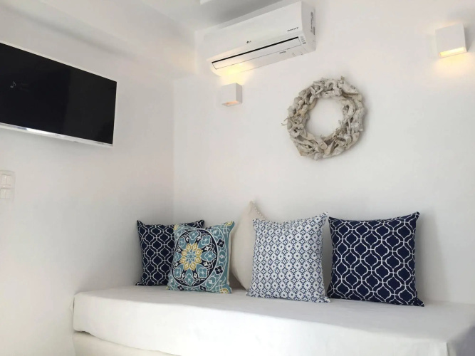 Athina Studios & Suites