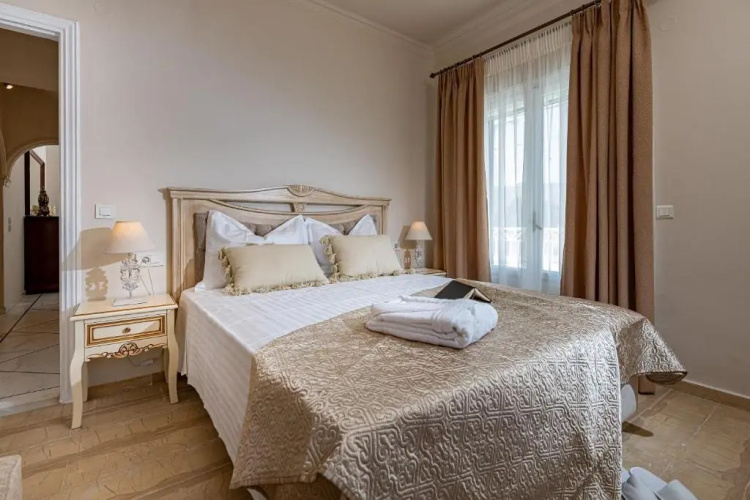 Aigli Villa