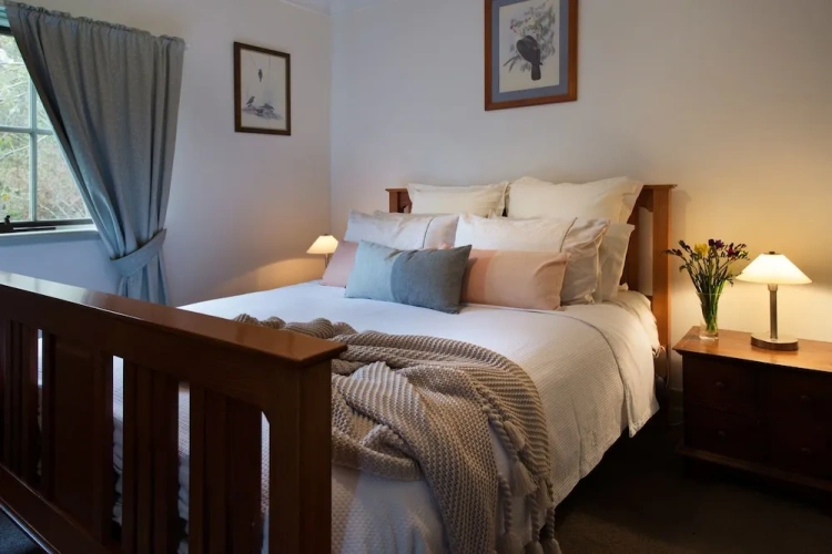 3 Bedrooms Cottage with balcony
