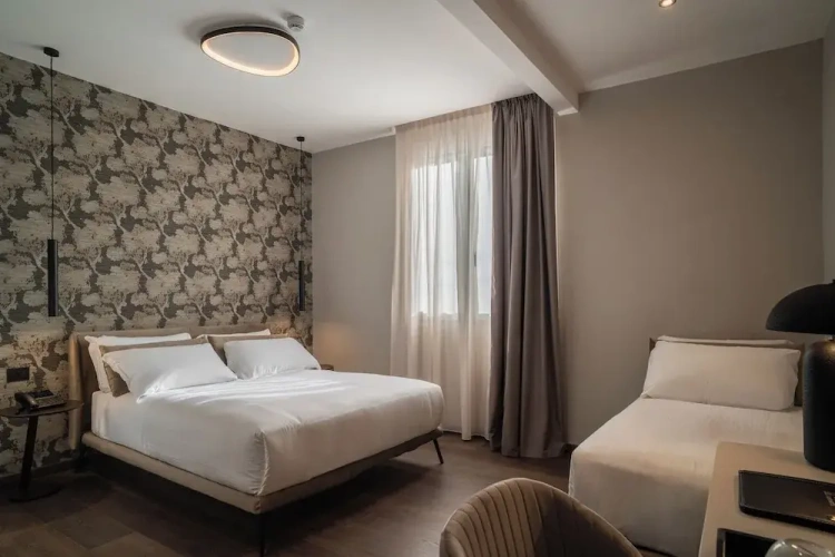 Classic Quadruple room