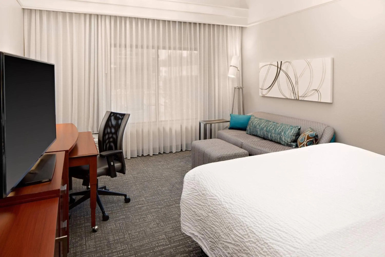 Courtyard by Marriott Houston Rice University