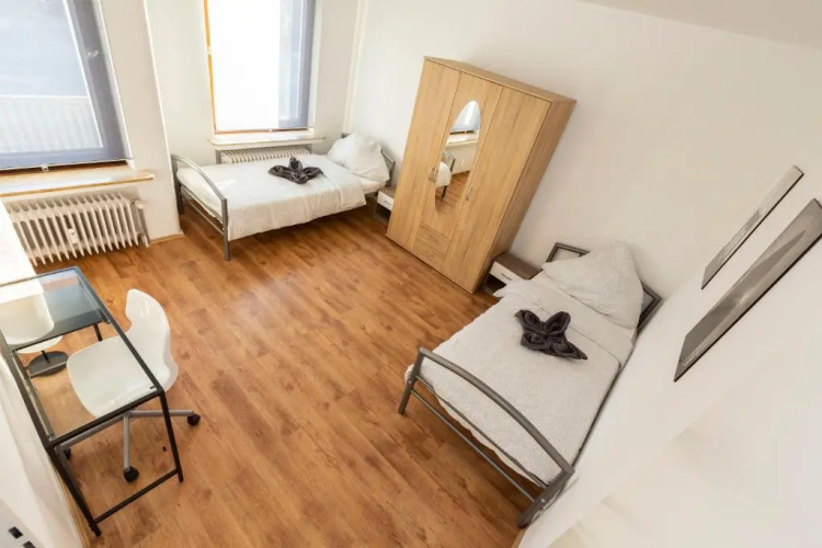 AVR Apartment HOF 7