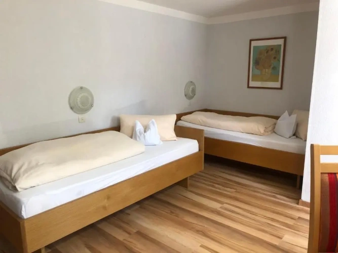 Standard Twin room with balcony