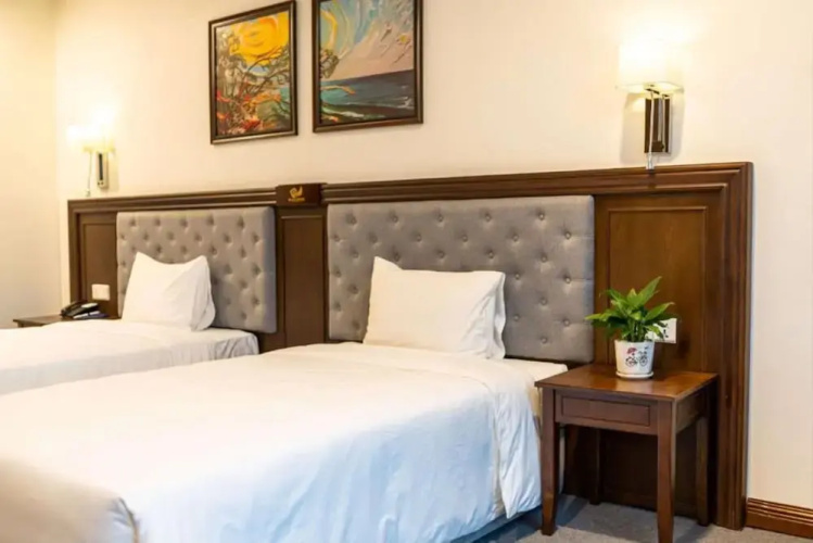 Peace Hotel Ha Long