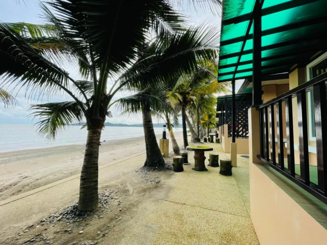 Deluxe Double Bungalow seafront
