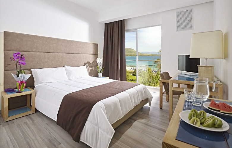 Hotel Baia Di Conte