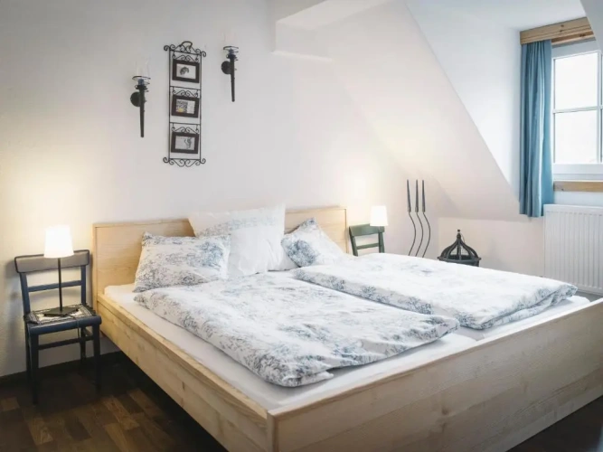 3 Bedrooms Apartment