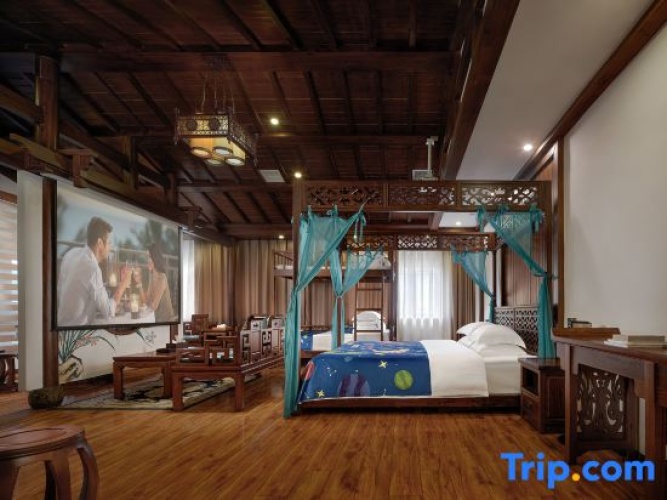 Family Suite with balcony and with river view