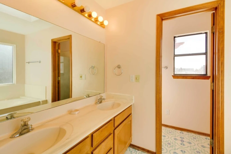 3 Bedrooms Cottage
