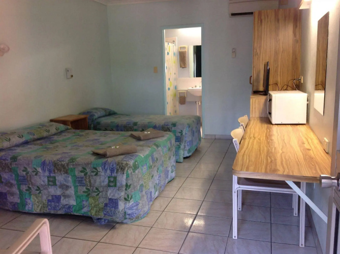 Palms Motel