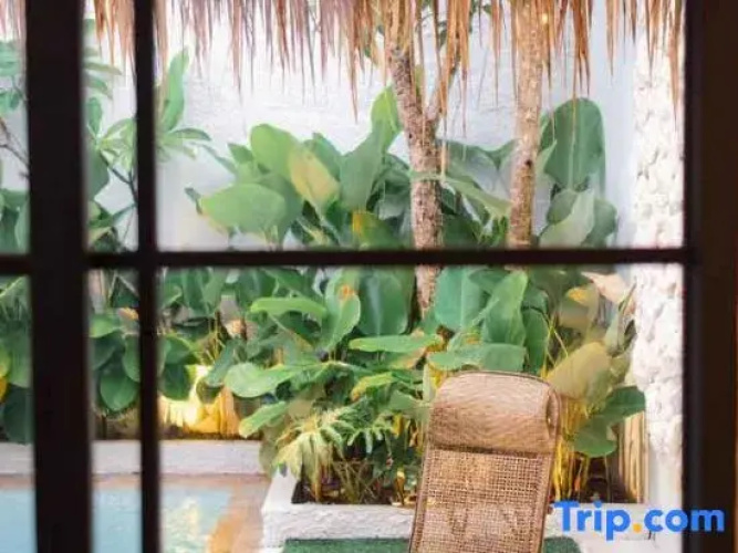 Hola Villa Jogja with Privatepool