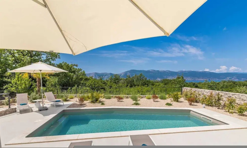 Villa Verena With Heated Pool