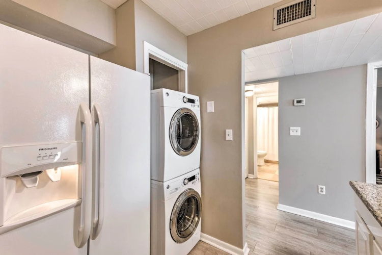 Sunny Destin Condo w/ Pool & Beach Access!