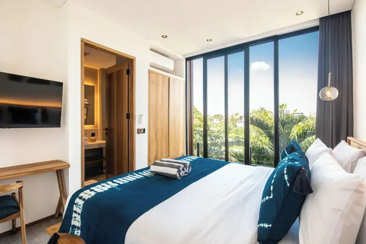 Stylish 5BR Beach Villa, 200m in Boho Canggu