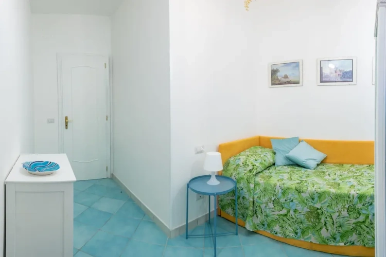 2 Bedrooms Triple Apartment