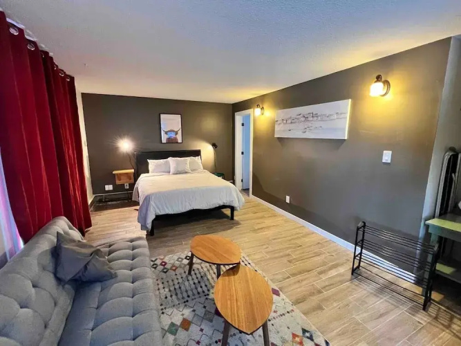 One Bedroom Condo Near Whyte Ave