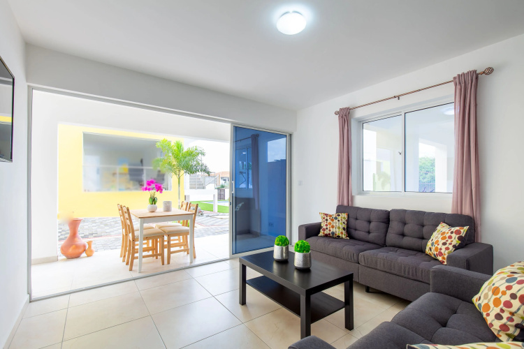 ☆ Charming, Convenient & Spacious 2BR Jan Thiel Apt ☆