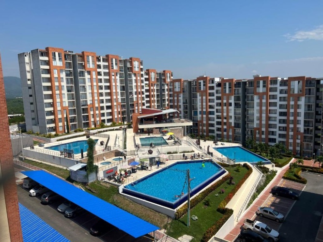 3 Bedrooms Apartment