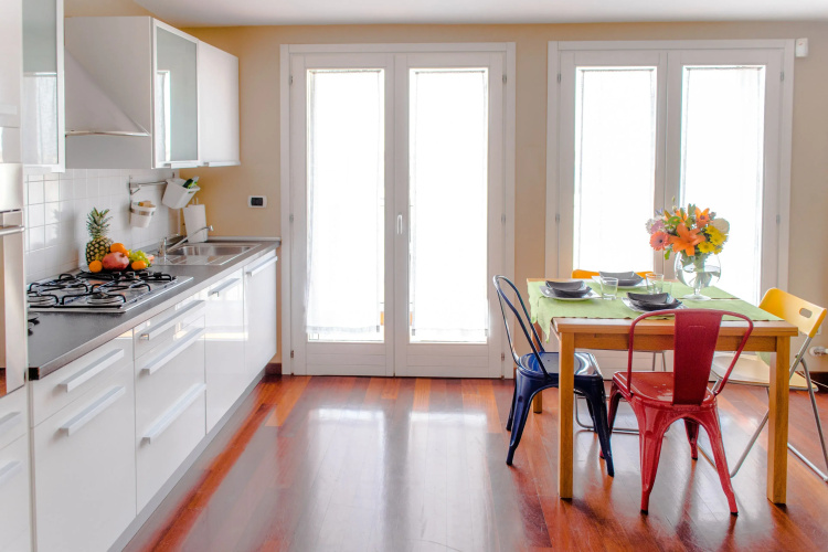 Shopping Deangeli Apartment - Hintown