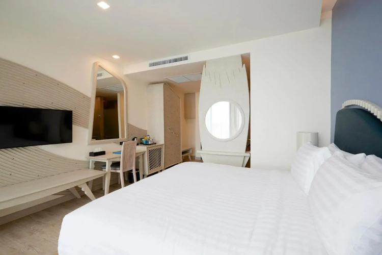Elmas Cha-Am Design Hotel (SHA Extra Plus)