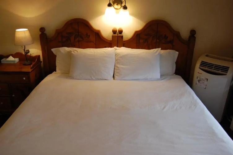 Summit Lodge