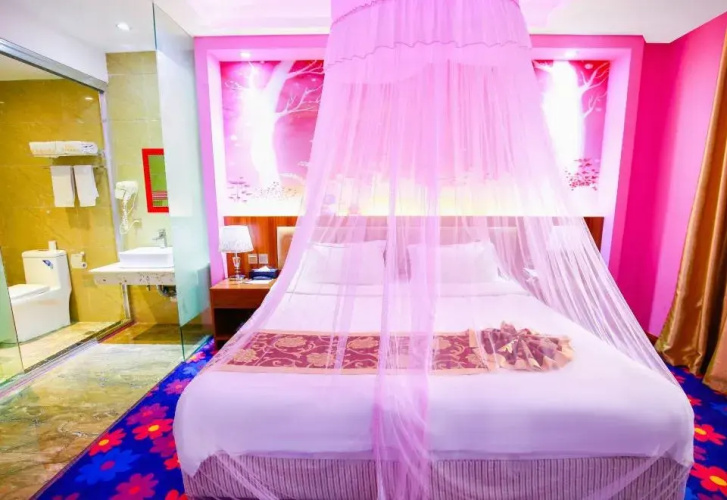 Huaxiang Shengshi Hotel