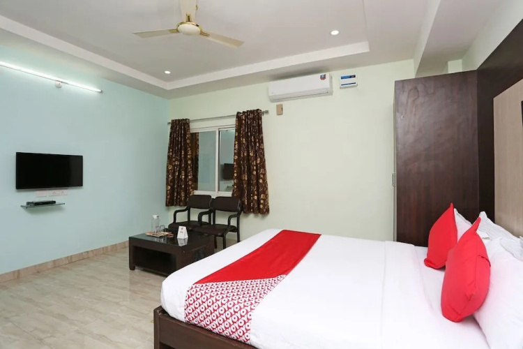 OYO 6661 Aurum Abode