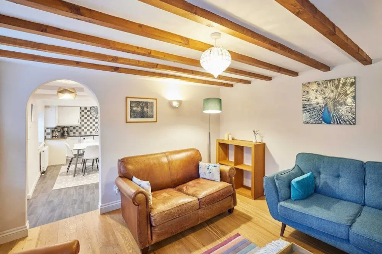 Host Stay Anvil Cottage