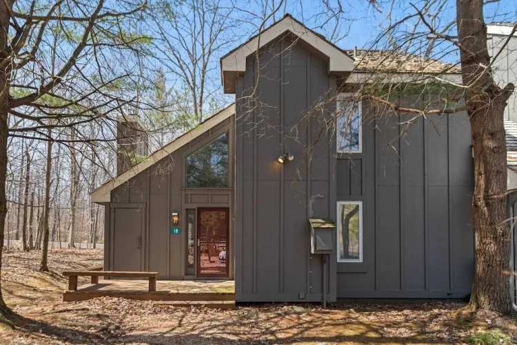 3 Bedrooms Cottage